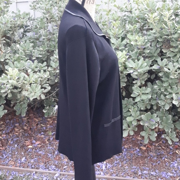 ❤️ Black cardigan with contrast piping. - Picture 2 of 5